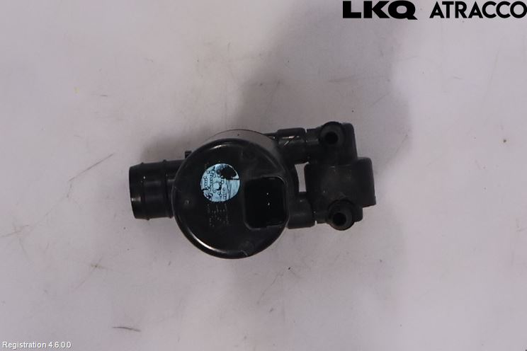 Opel ASTRA L 22- Spolarpump Vindruta