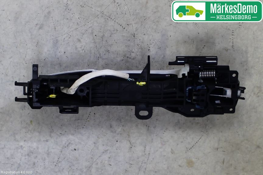 Mitsubishi ECLIPS CROSS Dörrhandtag Yttre Hö