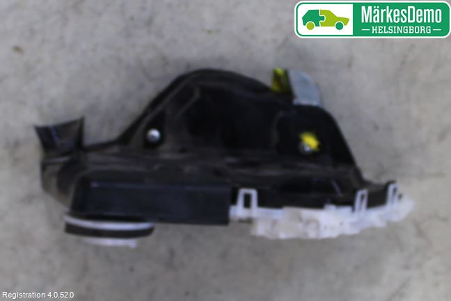 Toyota YARIS XP130 15-20 Centrallåsmotor Vänster