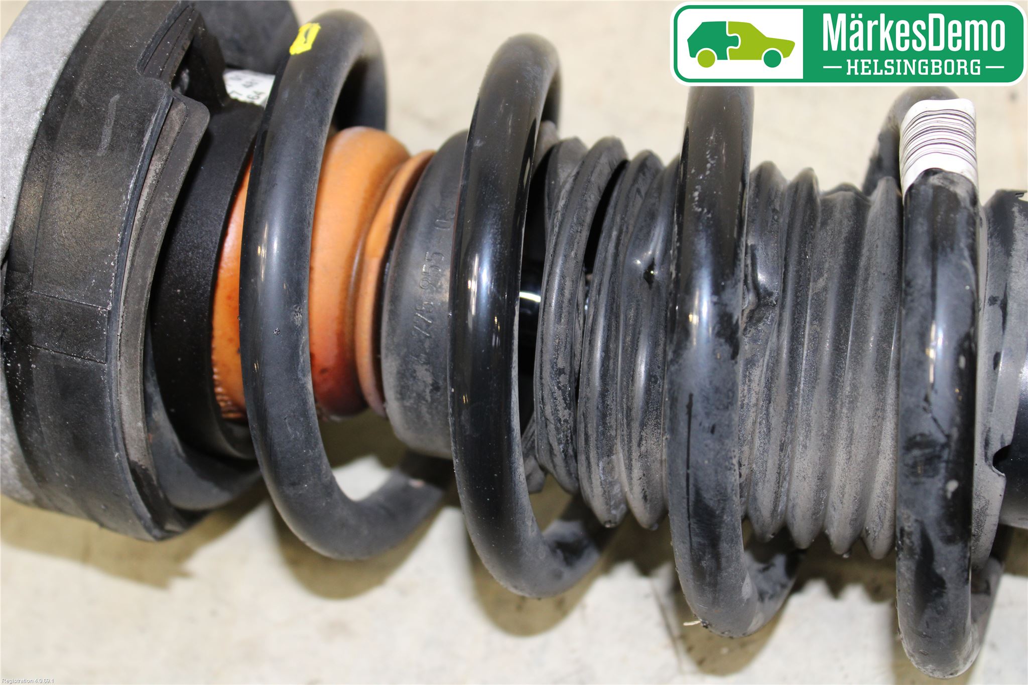 BMW 5 F10/F11/F18 09-17 Fjäderben Fram Höger