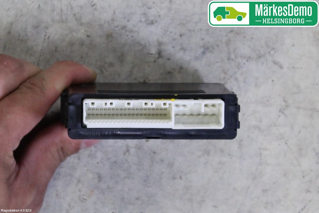 Toyota RAV4 13-18 Styrenhet Baklucka