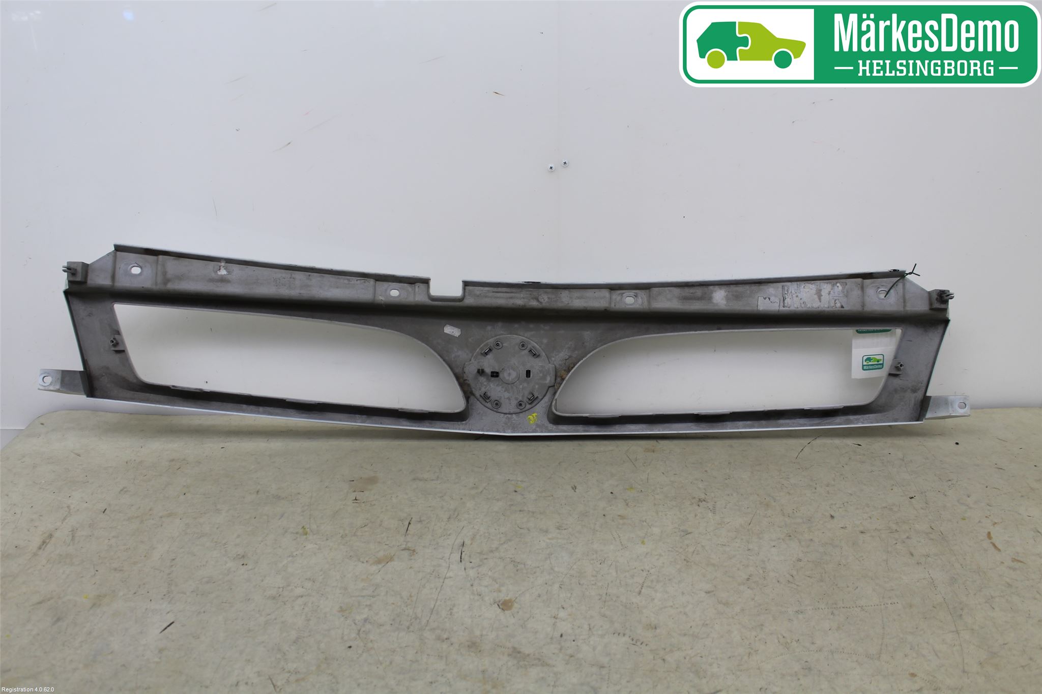 Nissan INTERSTAR 02-11 Grill Komp
