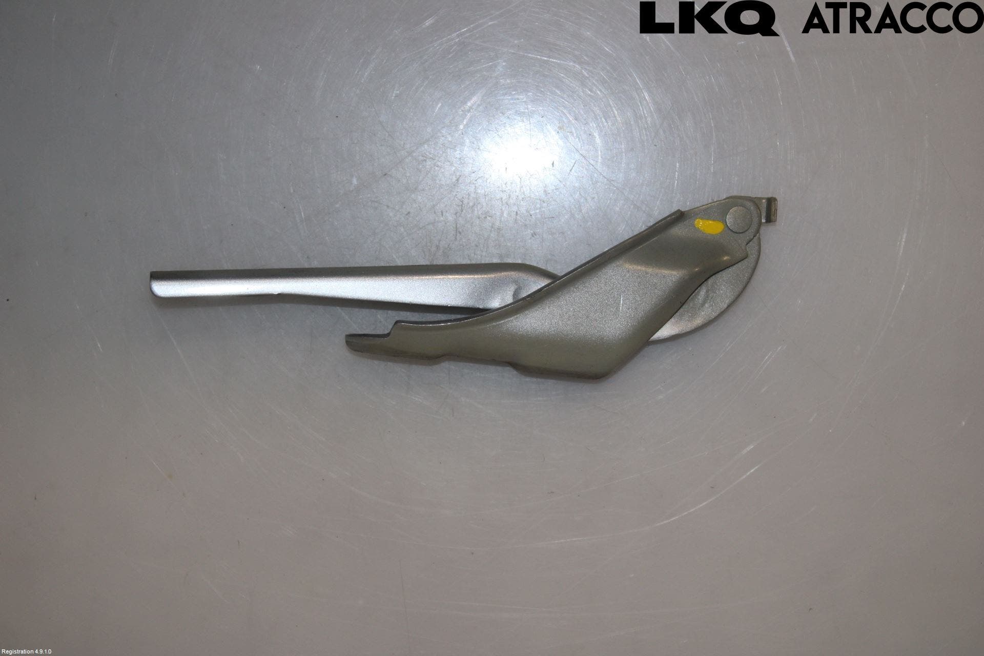 Skoda RAPID Huvgångjärn