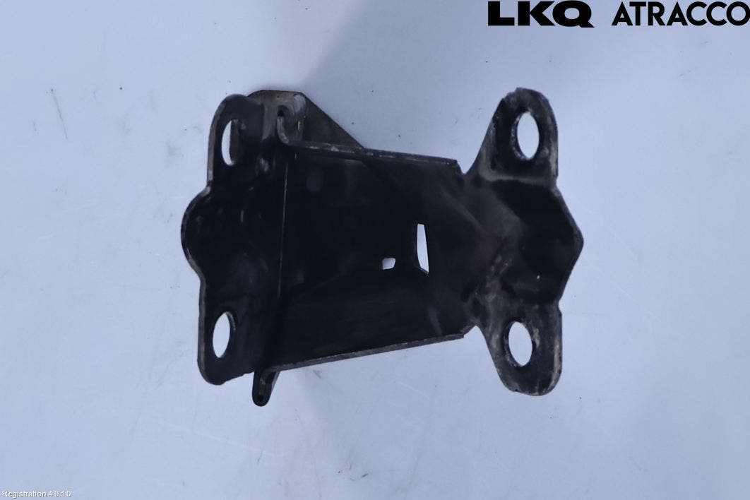 Volvo V70 08-13 Kylarfäste-Ram-Balk