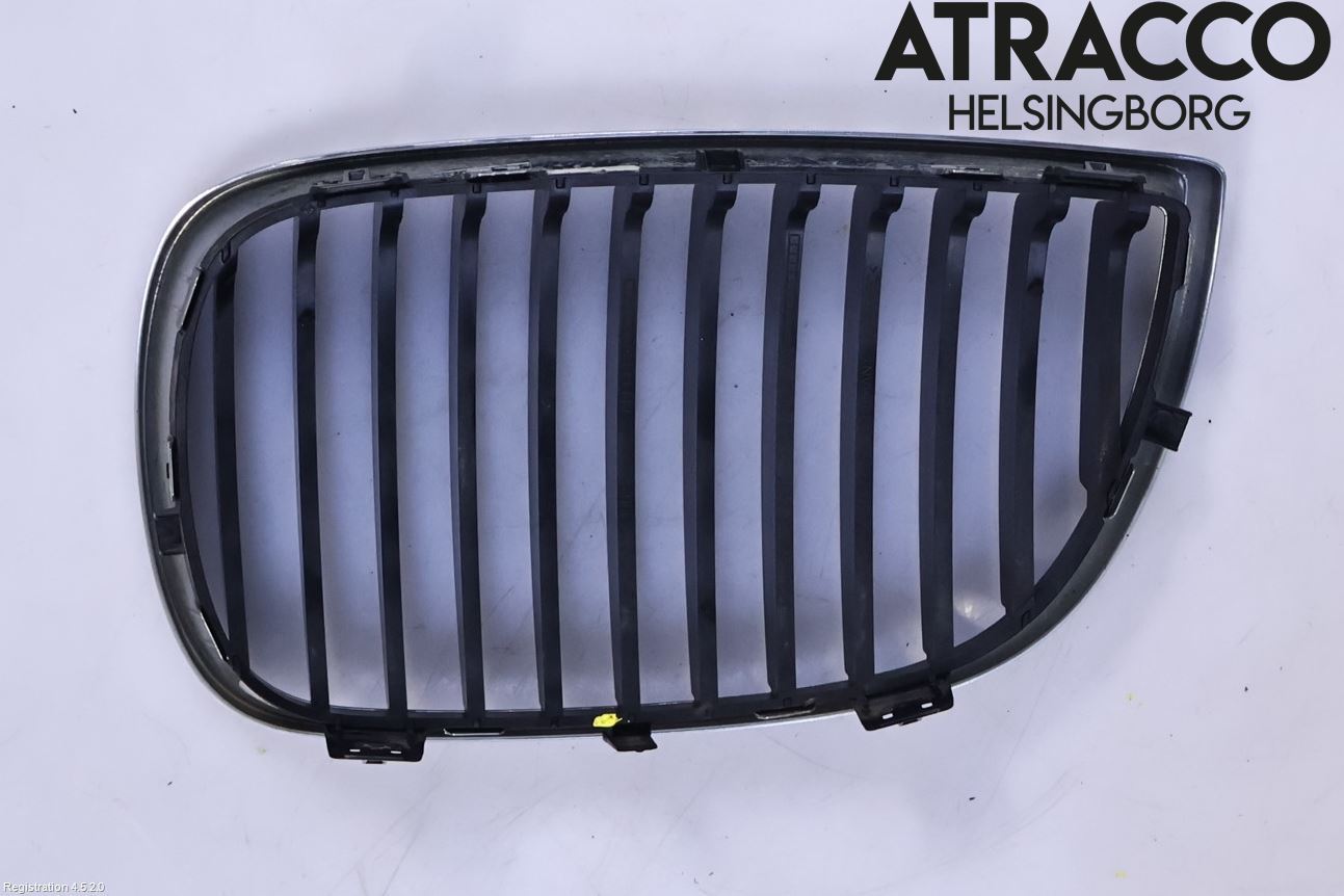 BMW 1 E87/81 5D/3D 03-11 Grilldel Höger