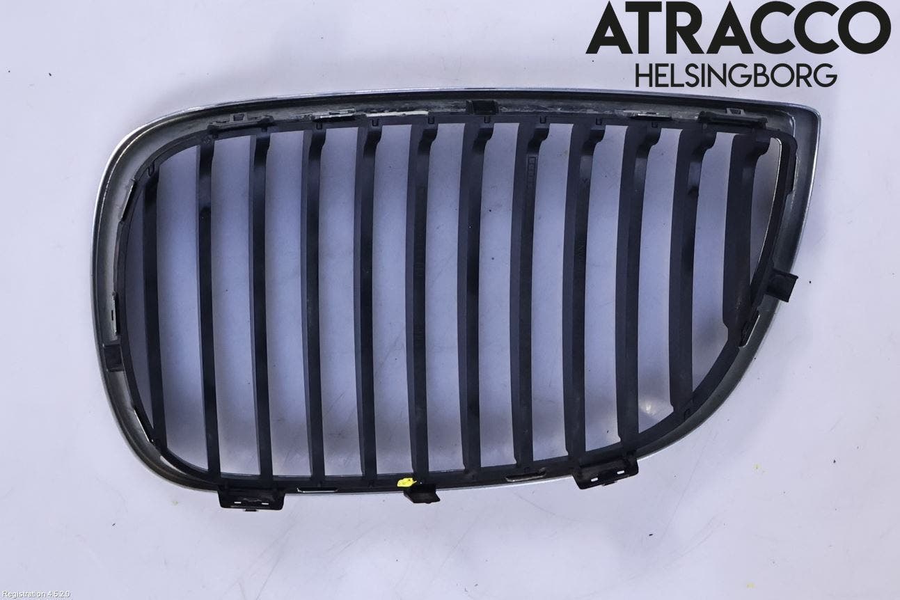 BMW 1 E87/81 5D/3D 03-11 Grilldel Höger