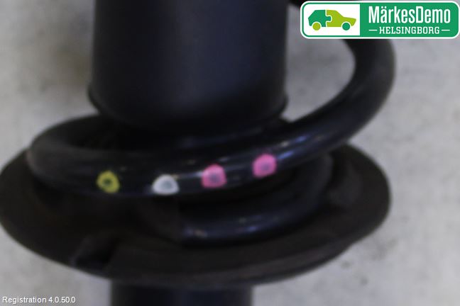 Audi A5 07-16 Fjäderben Fram Höger