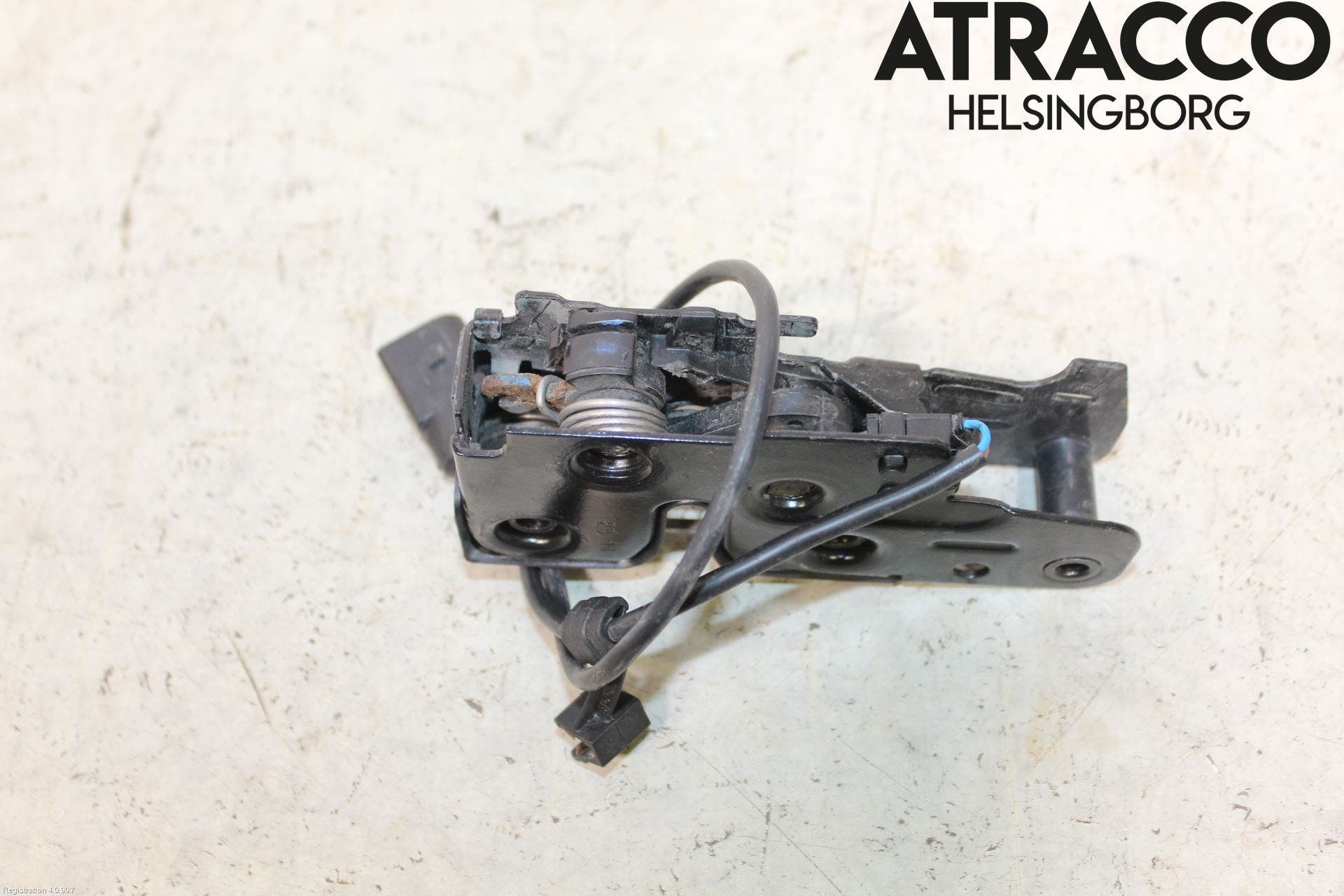 Audi A4 ALLROAD 09-16 Huvlås