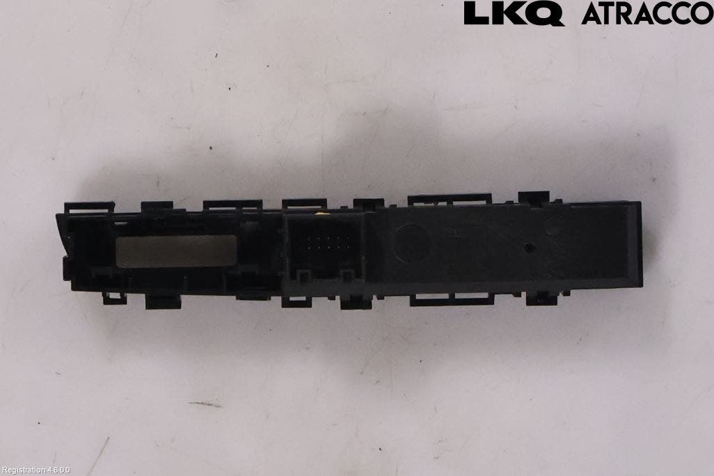 Audi A8/S8 4H 10-17 Strömställare Parkeringshjälp