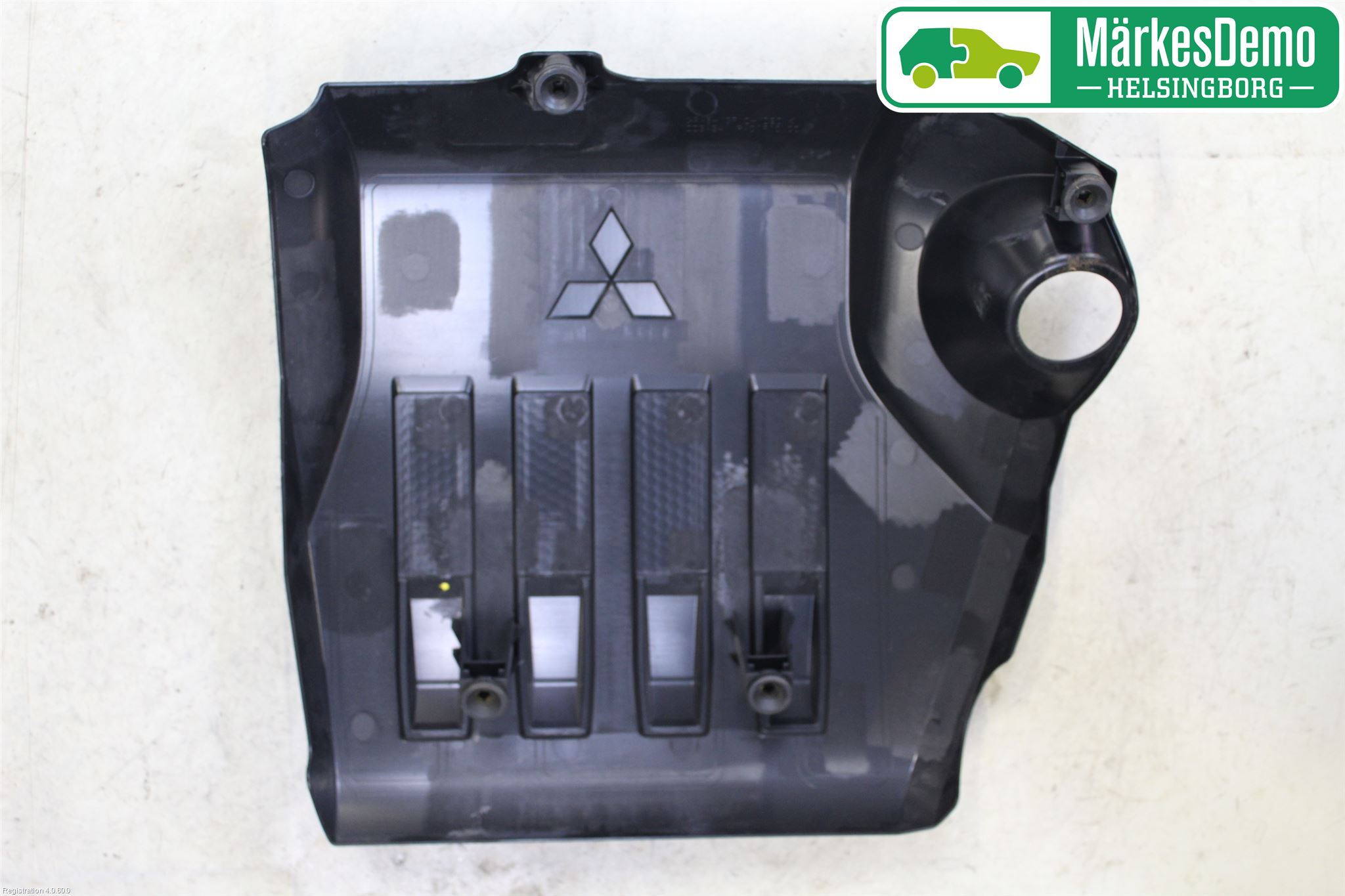 Mitsubishi ECLIPS CROSS Motorkåpa