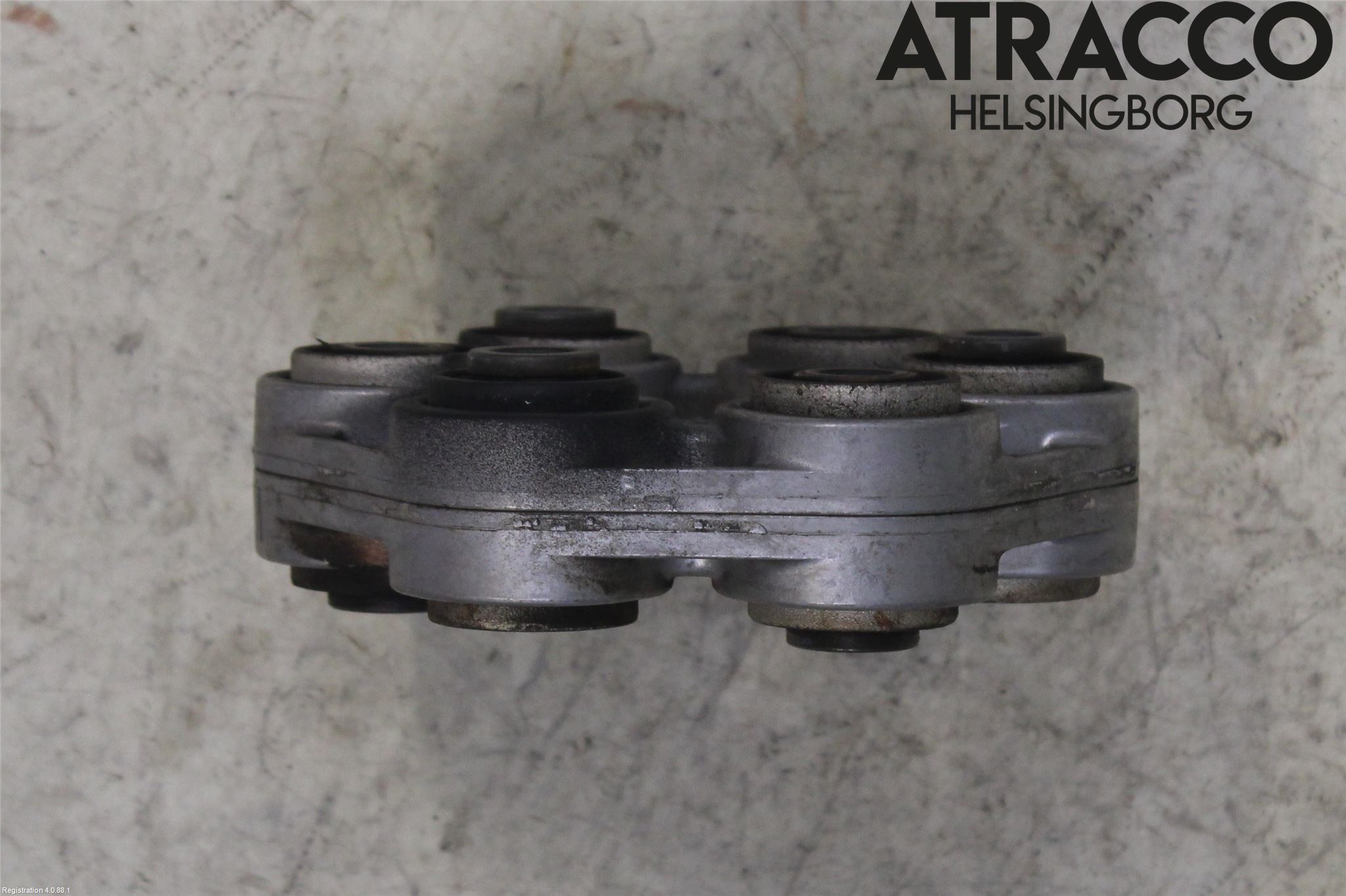 BMW 5 F10/F11/F18 09-17 Mellanaxel Gummiknut