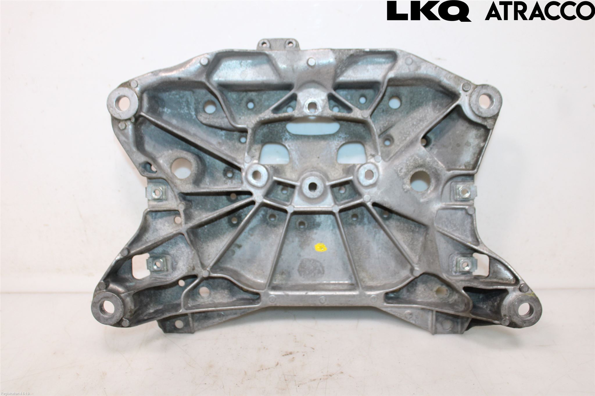 Audi A6 F2/C8 19- Växellådsbalk