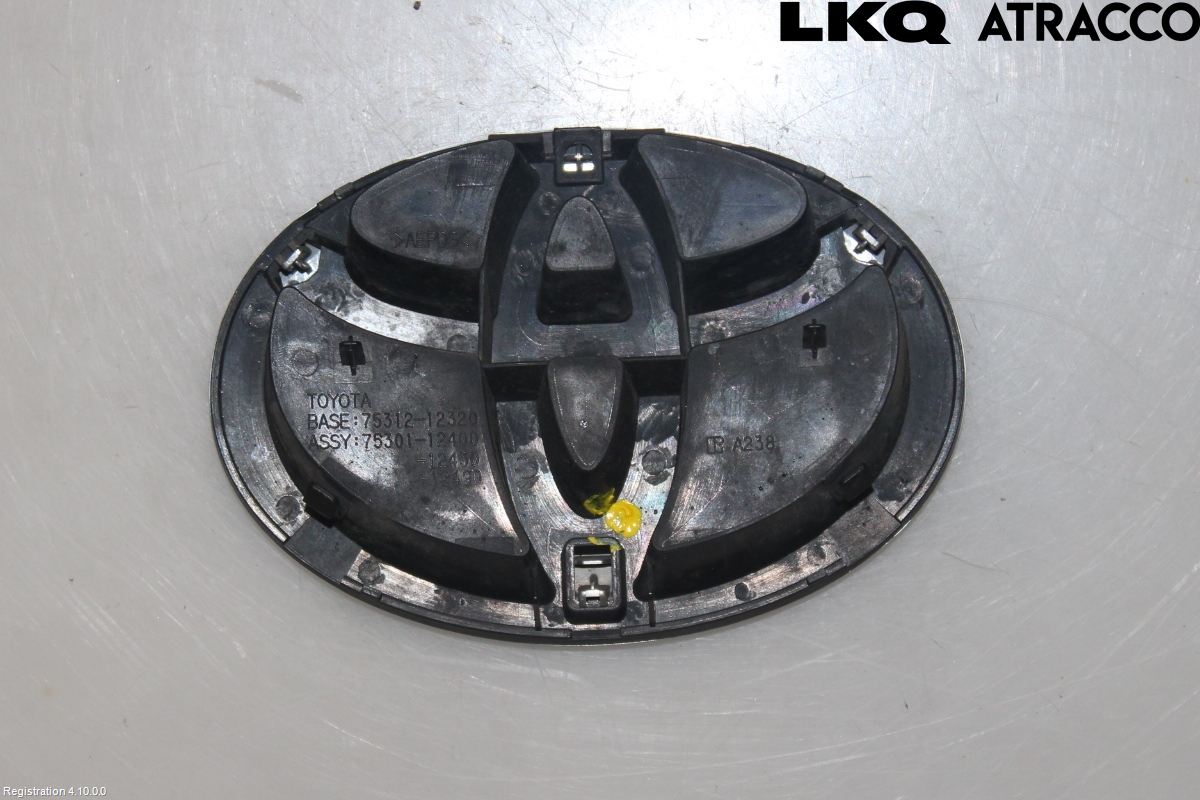 Toyota RAV4 13-18 Emblem