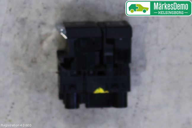 Mitsubishi ECLIPS CROSS Strömställare Parkeringsbroms