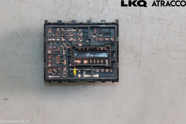 Nissan JUKE 14-19 Strömställare Spegel