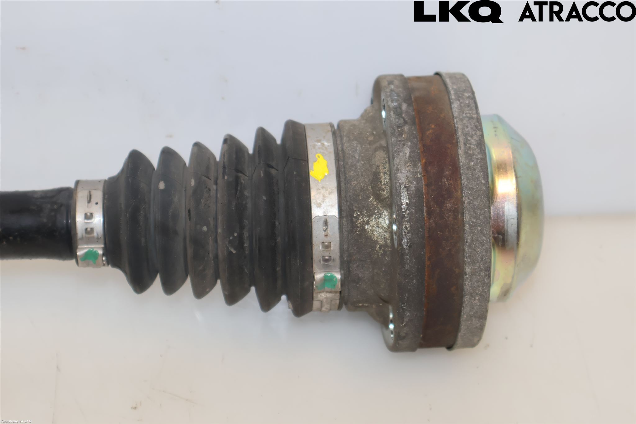 Volkswagen VW PASSAT 11-14 Drivaxel Fram Vänster