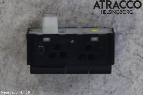 Toyota PRIUS+ ZVW40 12-20 Strömställare Övrigt