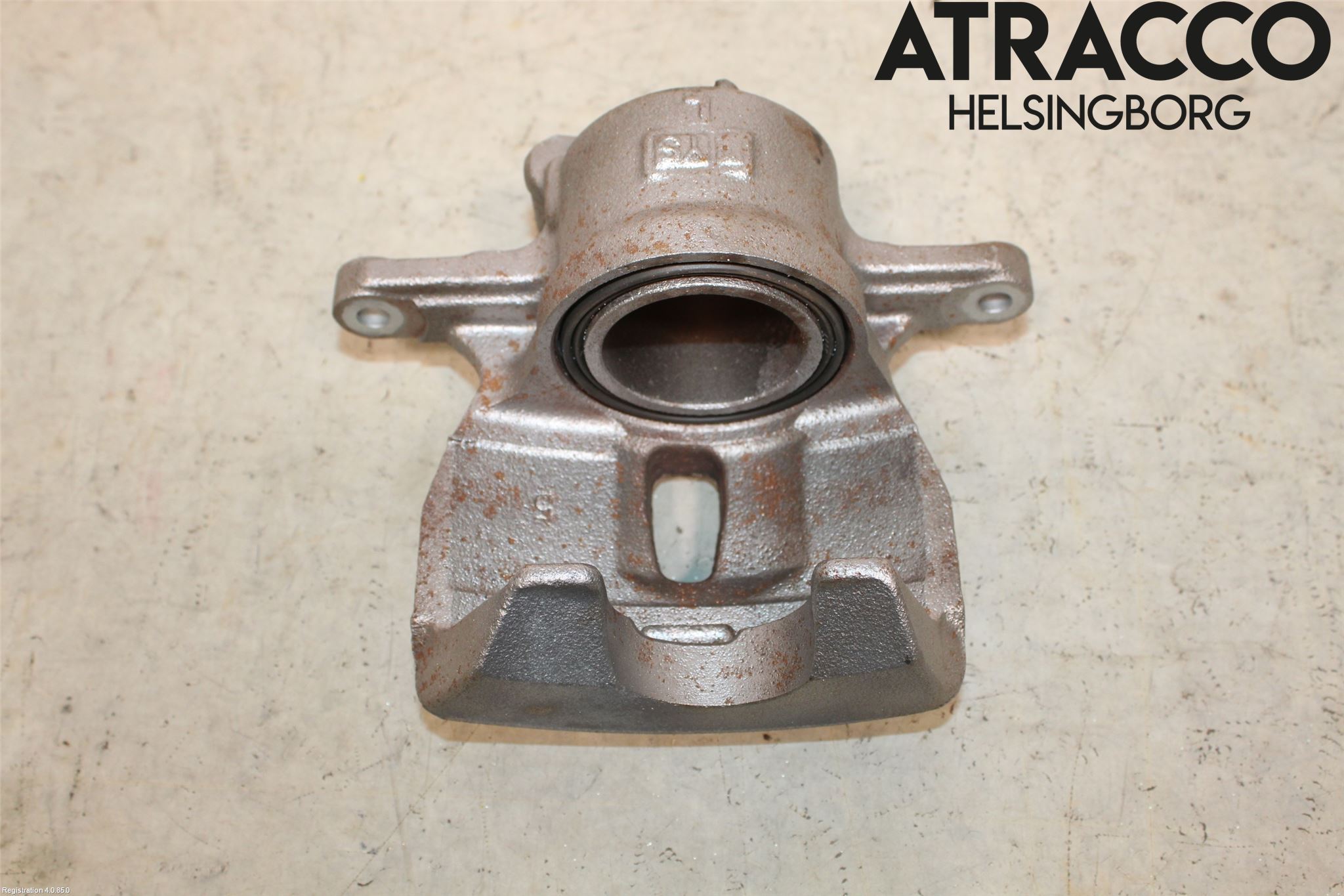 Toyota VERSO-S 11-16 Bromsok Fram Vänster