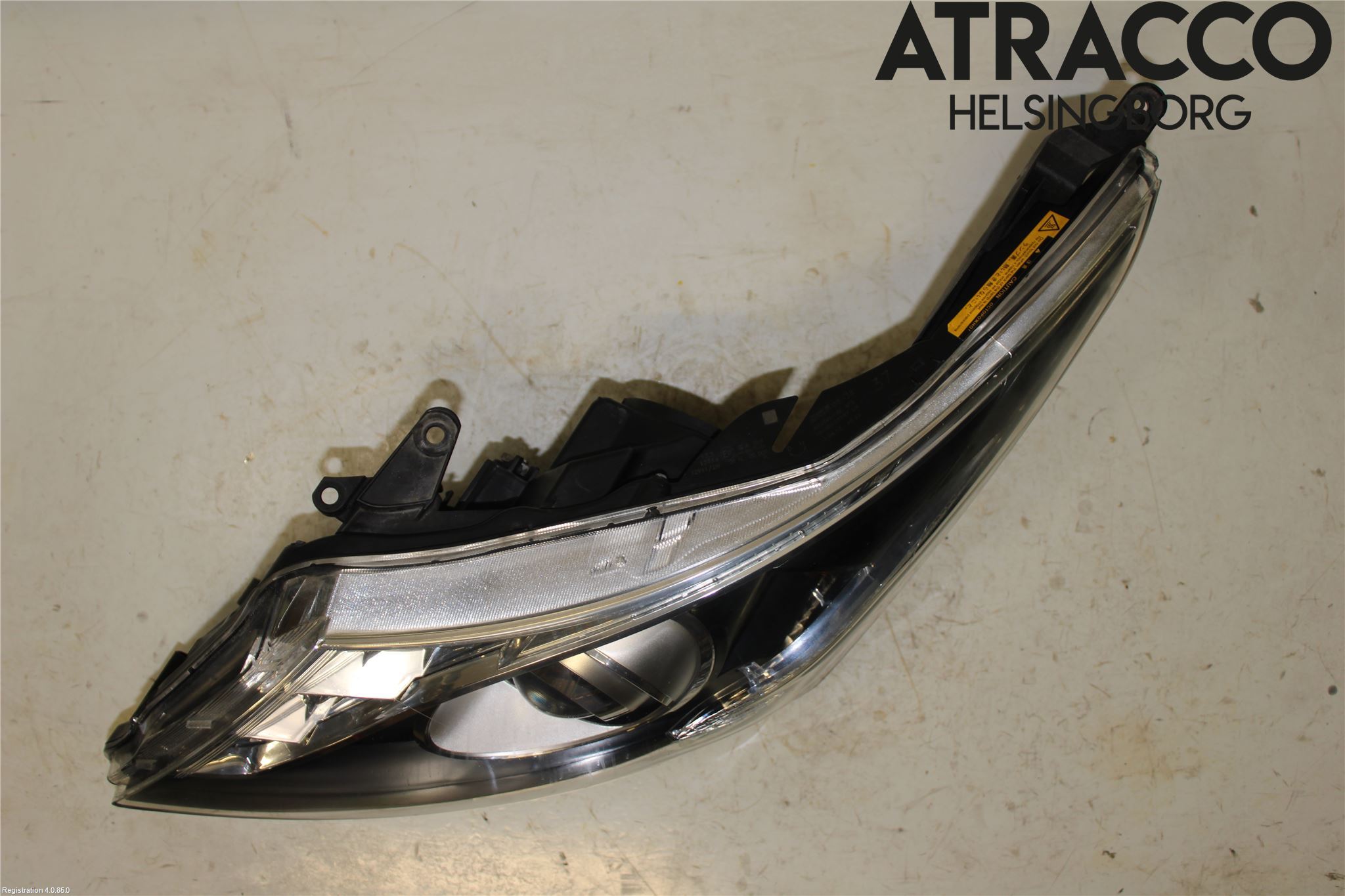 Toyota AVENSIS 09-15 Strålkastare Vänster