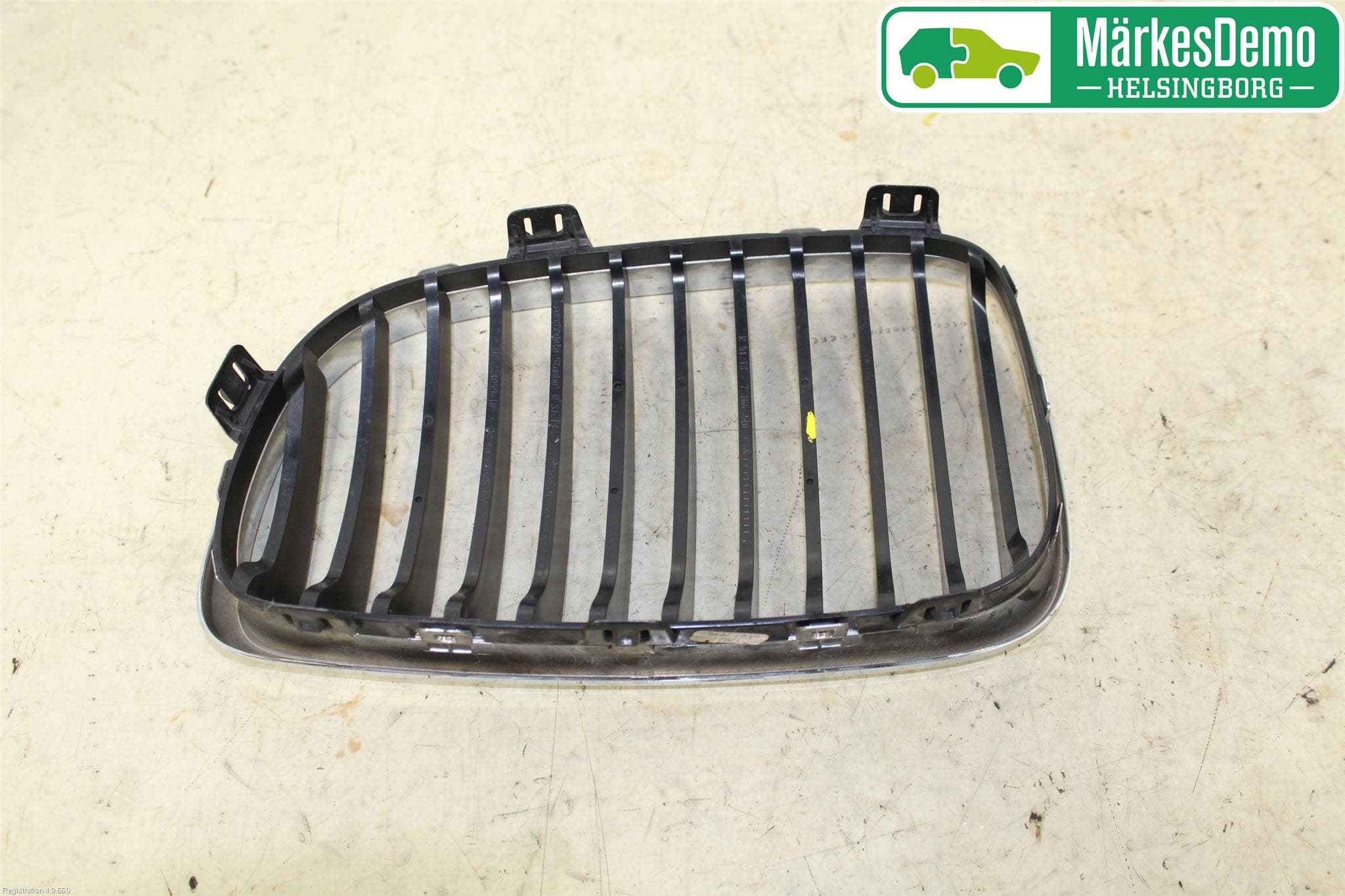 BMW 1 E87/81 5D/3D 03-11 Grilldel Höger