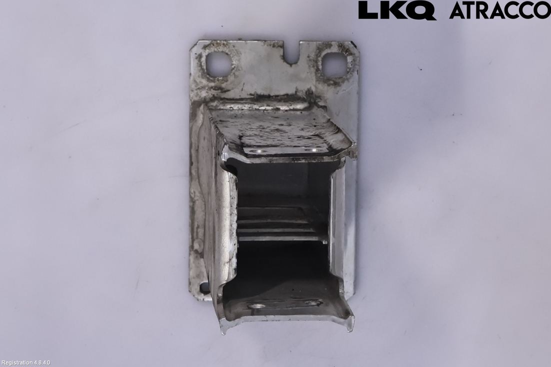 Audi Q5 09-16 Stötfångarbärjärn Fram