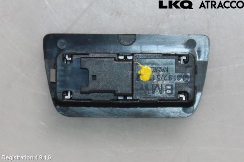 BMW 7 G11/G12 15-22 Strömställare Baklucka