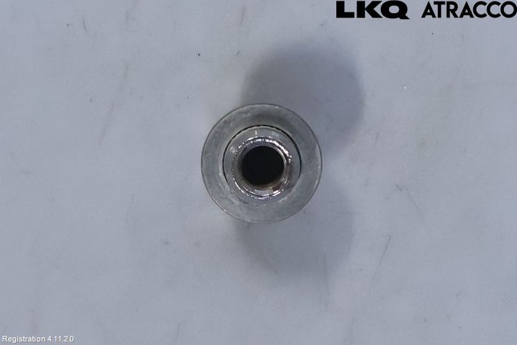 Toyota YARIS XP21 20- Hjulmutter-Bult-Sats