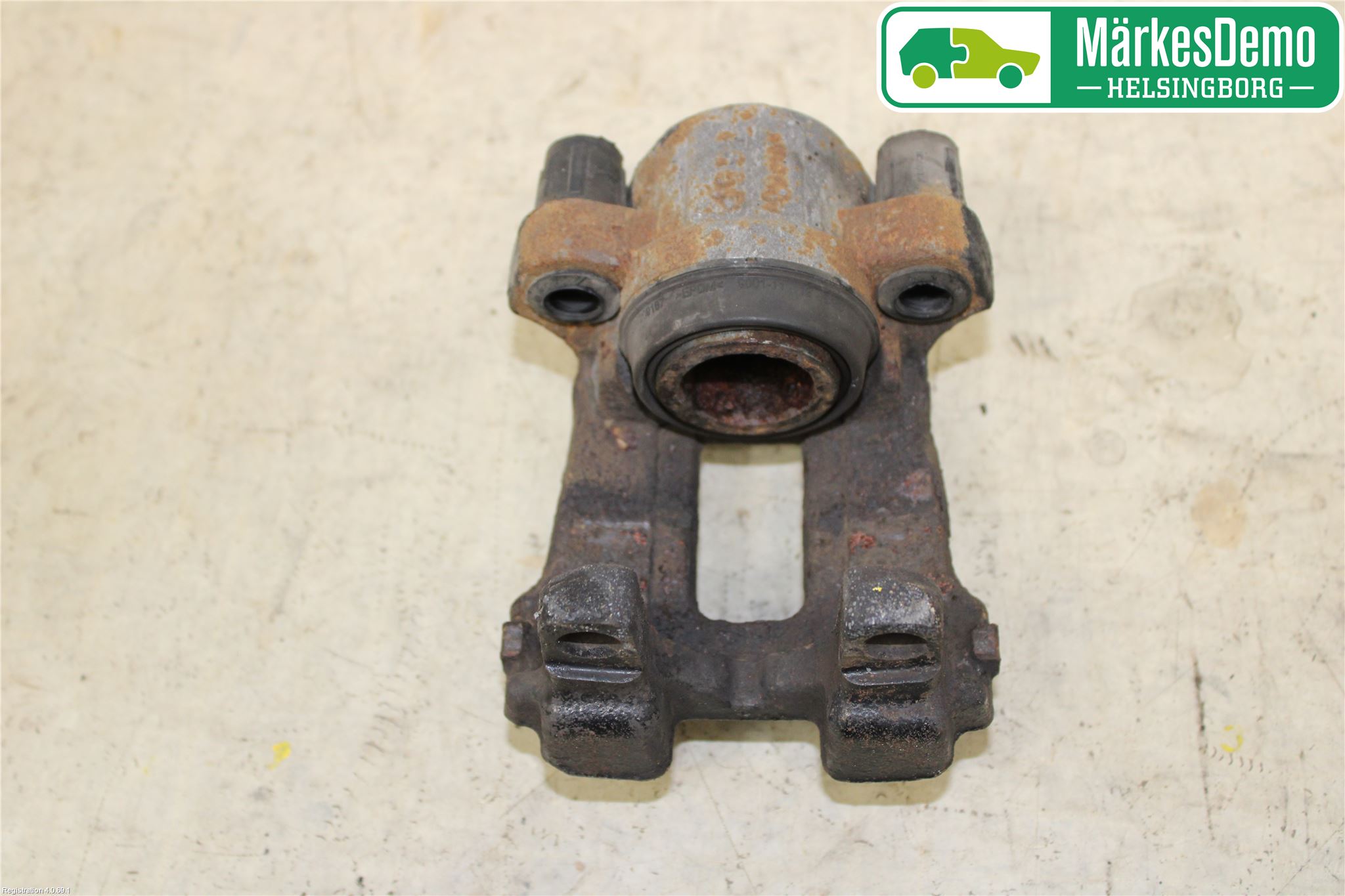 BMW 3 F30/F31/F80 12-19 Bromsok Bak Höger