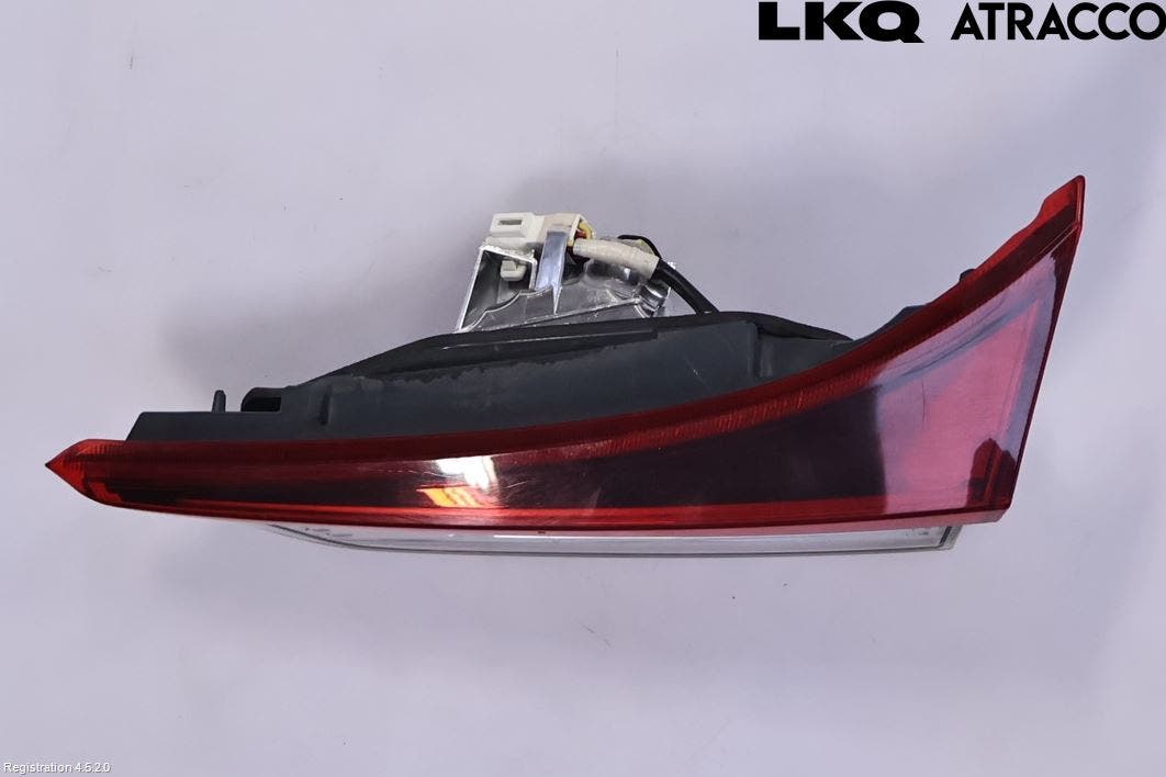 Toyota AURIS 13-19 Bakljus Lucka Hö