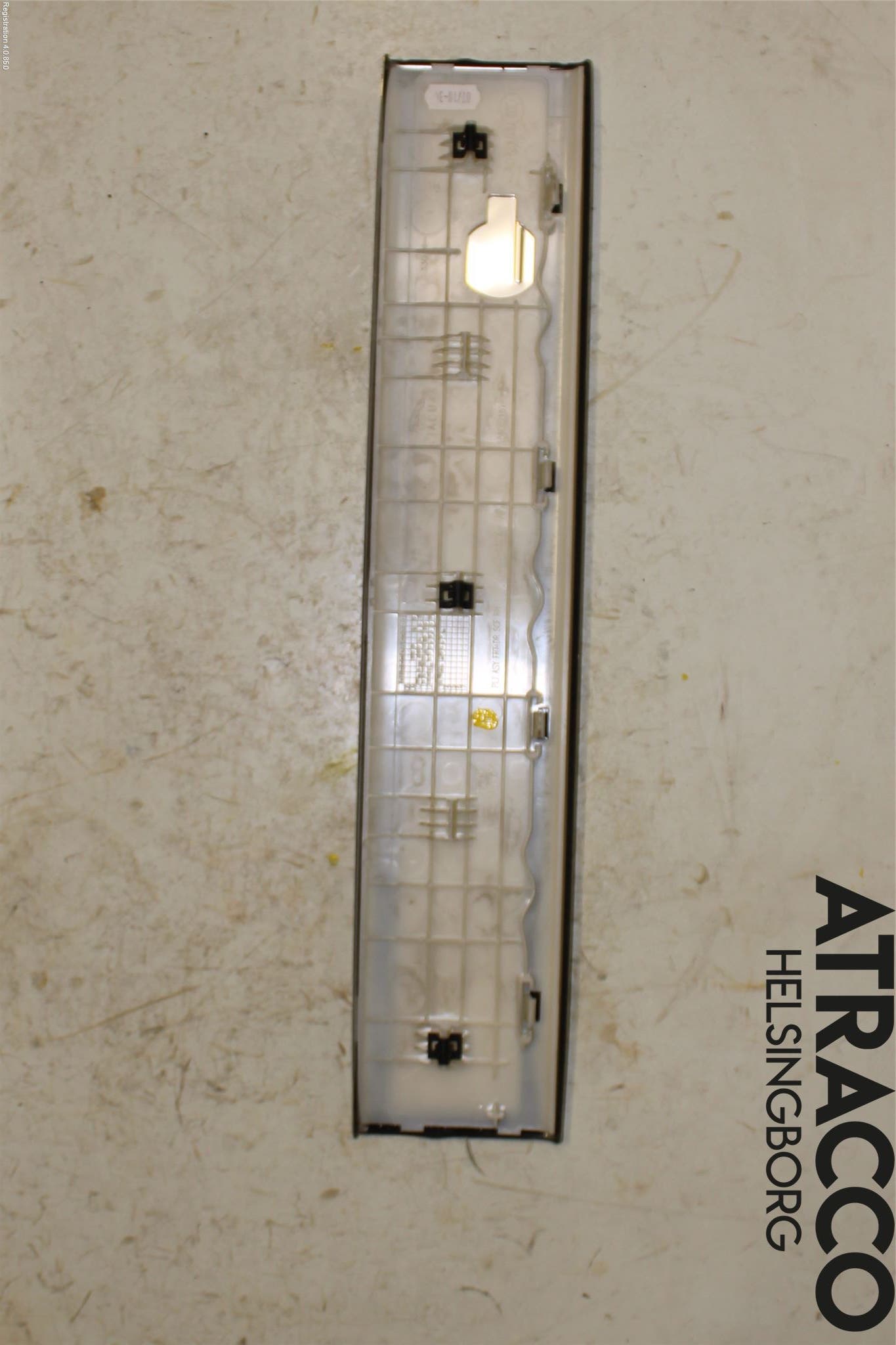 Jaguar XJ X351        10- Fotsteg