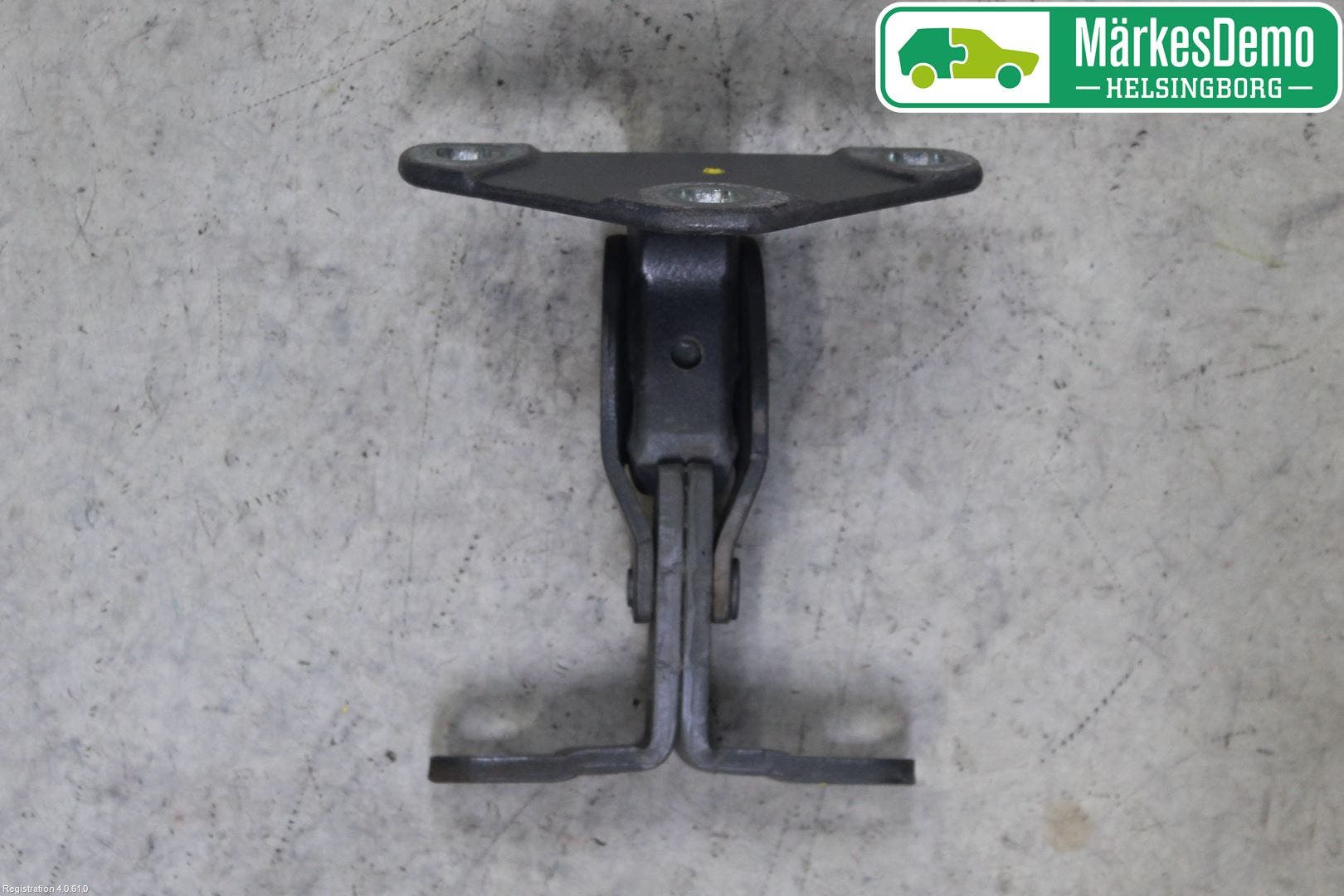 BMW X5 F15 13-18 Bakluckegångjärn Hö