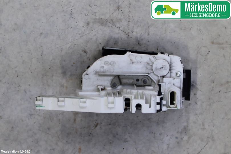 Jeep CHEROKEE Centrallåsmotor Höger