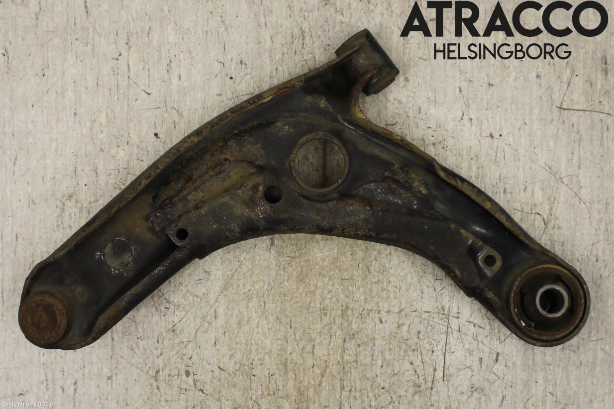 Toyota YARIS XP130 15-20 Bärarm Fram Undre Hö