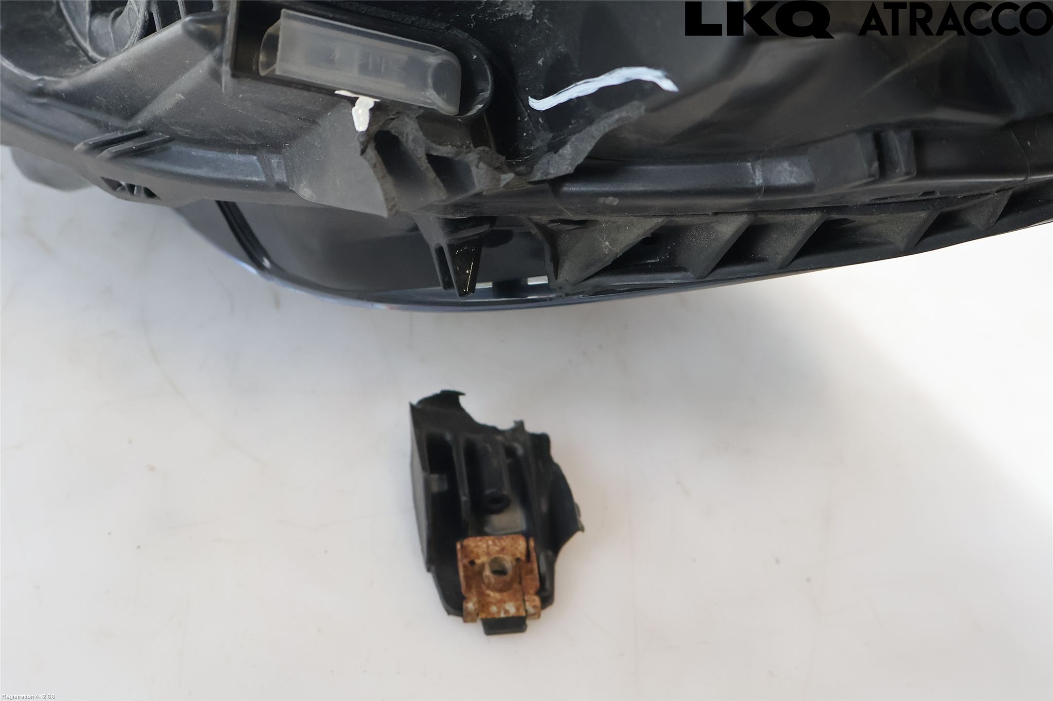 Volkswagen VW PASSAT 20-24 Strålkastare Höger