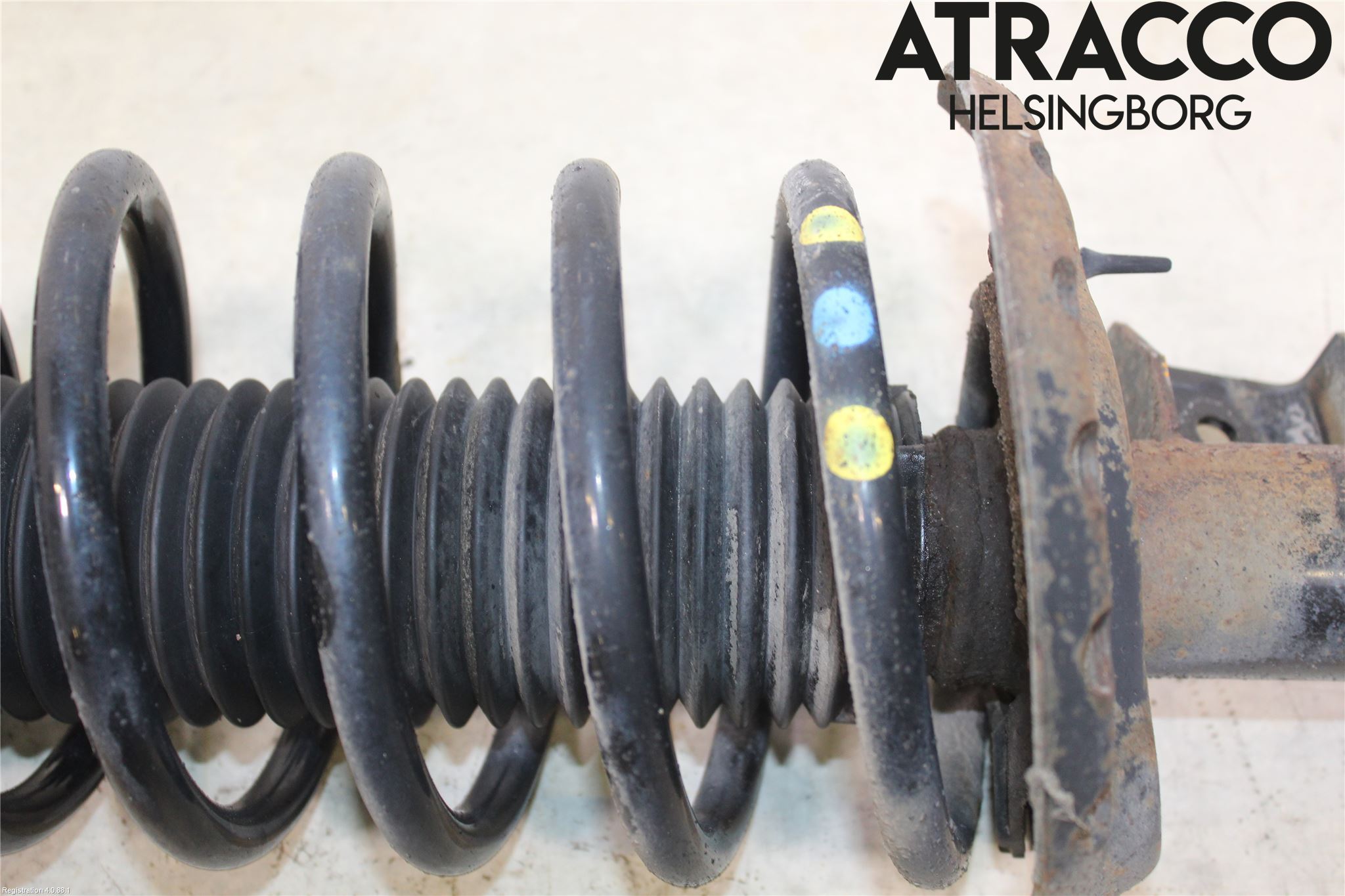 Volvo V70 08-13 Fjäderben Fram Vänster