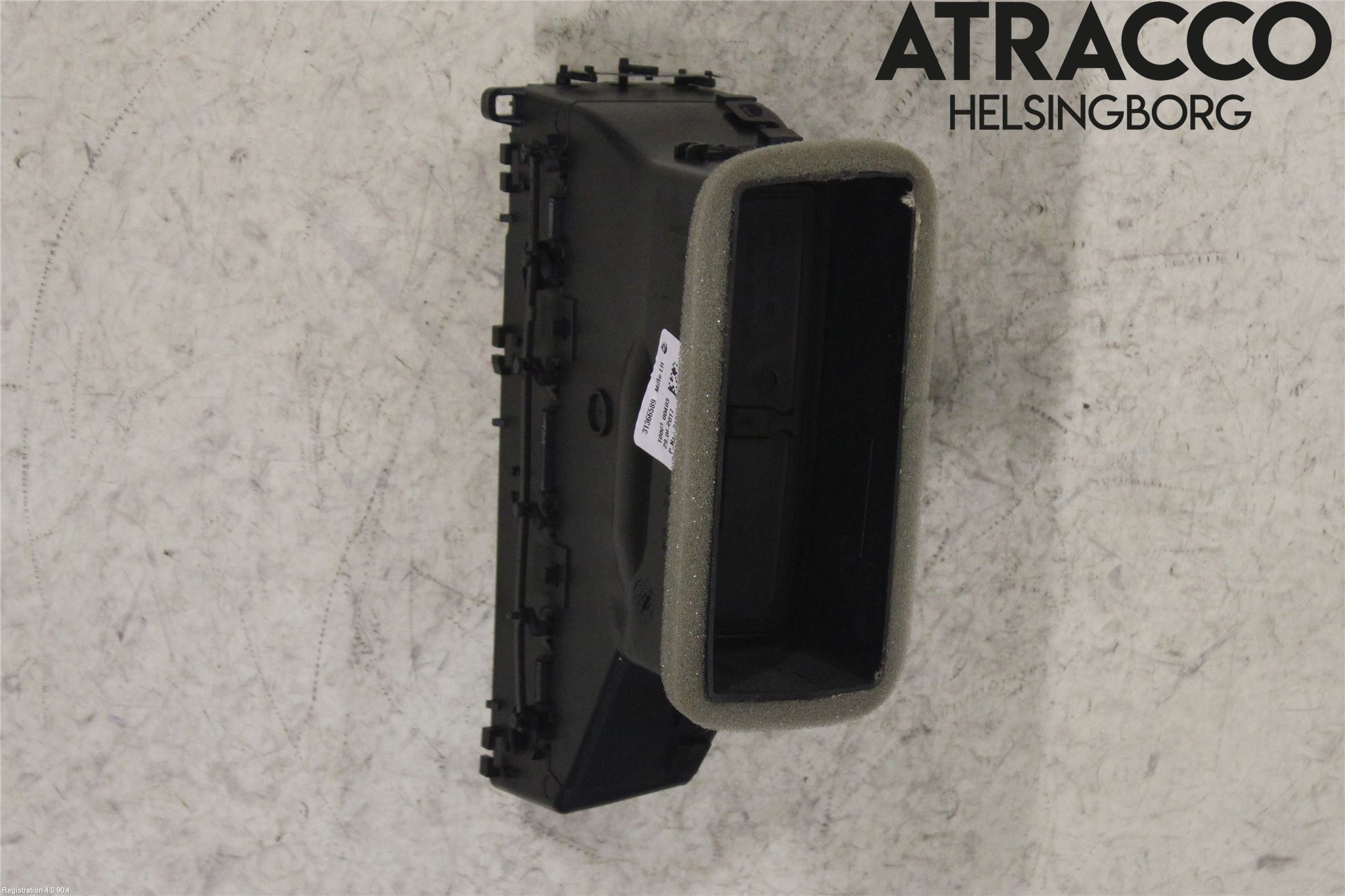 Volvo V90 17->> Defrosterkanal-Munstycke