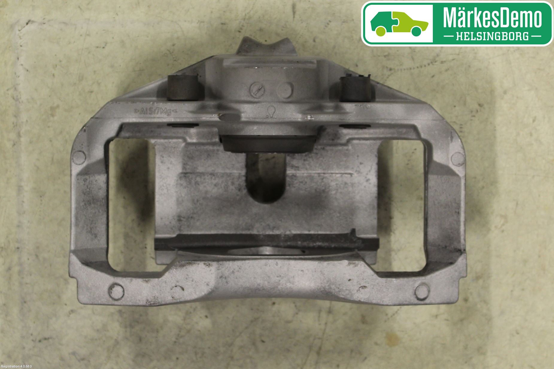 BMW 5 F10/F11/F18 09-17 Bromsok Fram Vänster