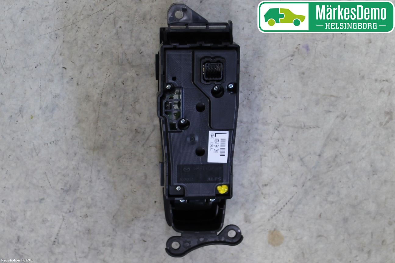 Mazda CX-3 Strömställare Färddator