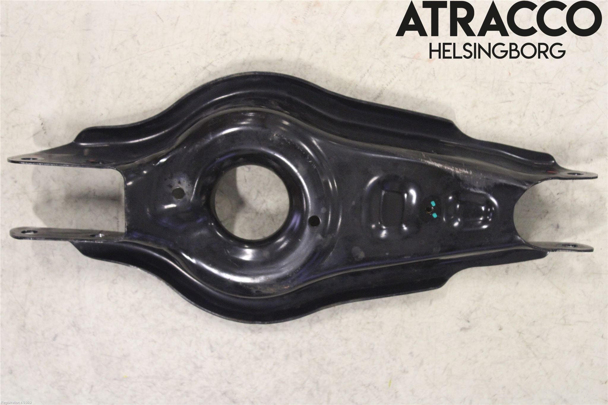 Tesla MODEL Y 21- Bärarm Bak Vänster