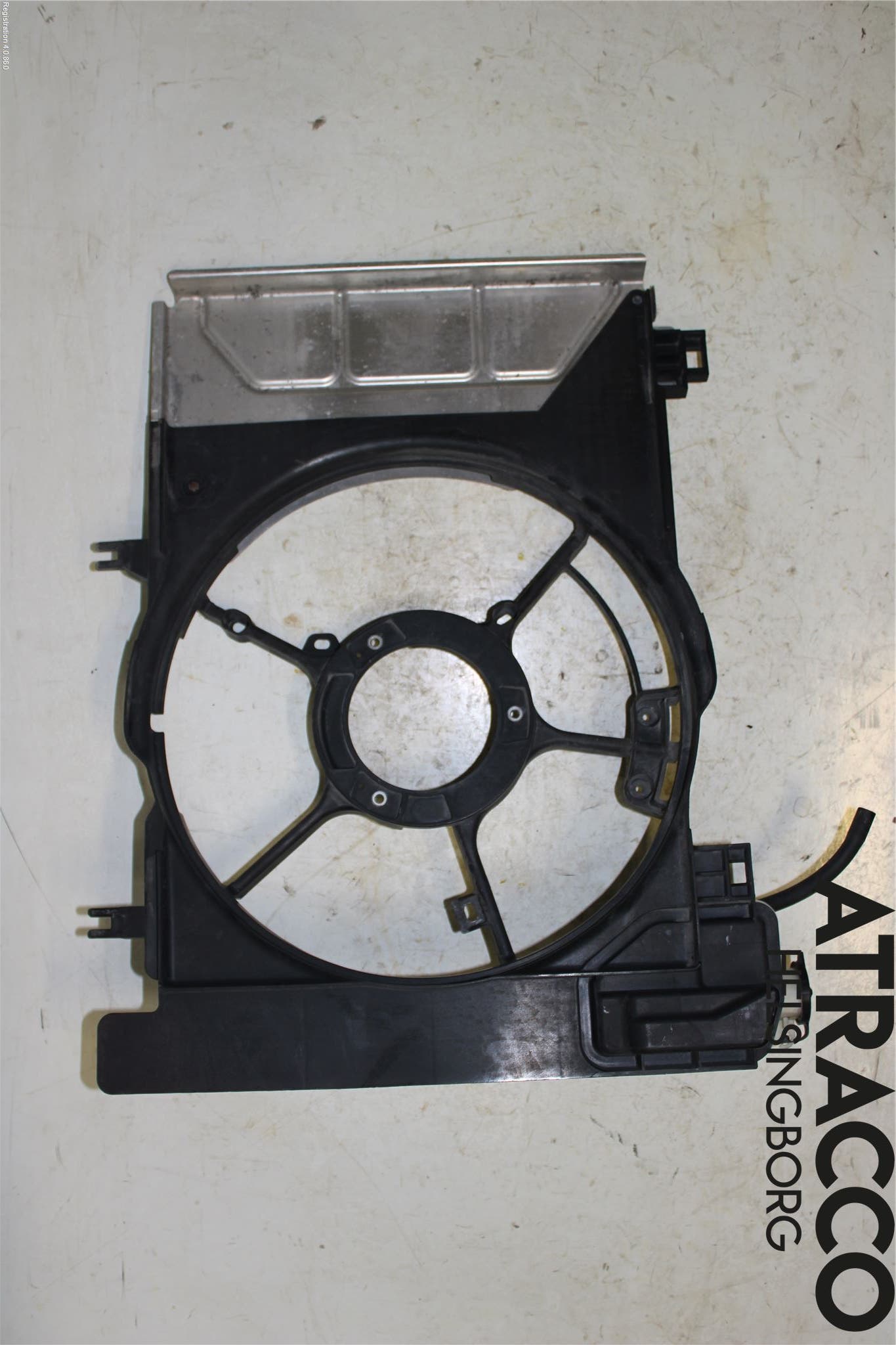 Toyota YARIS XP130 12-14 Kylfläktkåpa