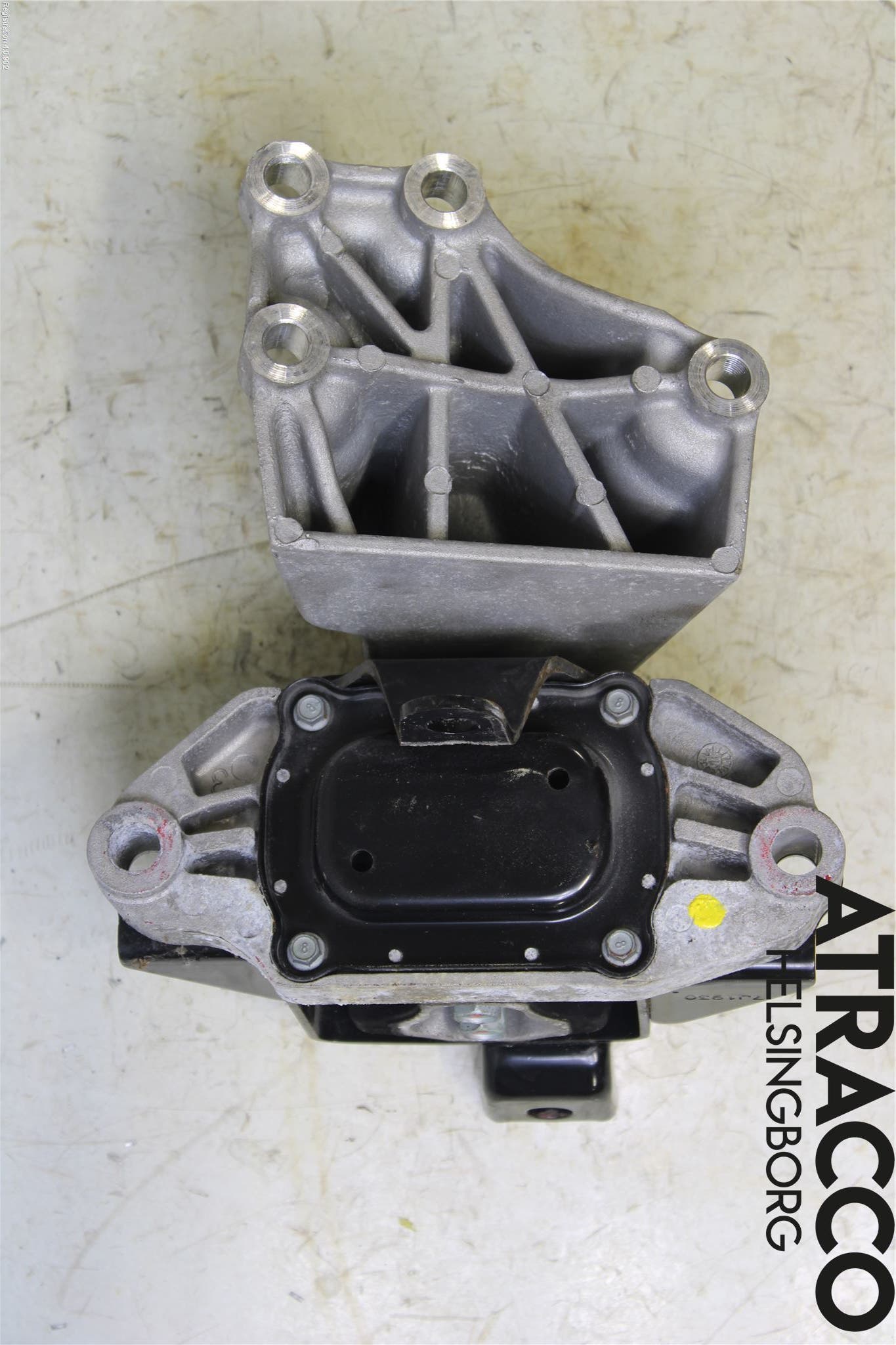 Hyundai TUCSON 05- Motorfäste