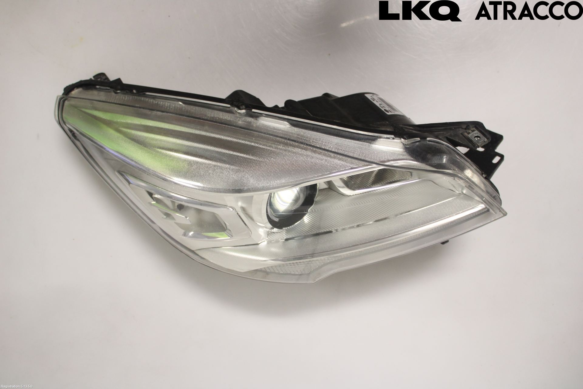 Ford KUGA 13-16 Strålkastare Höger