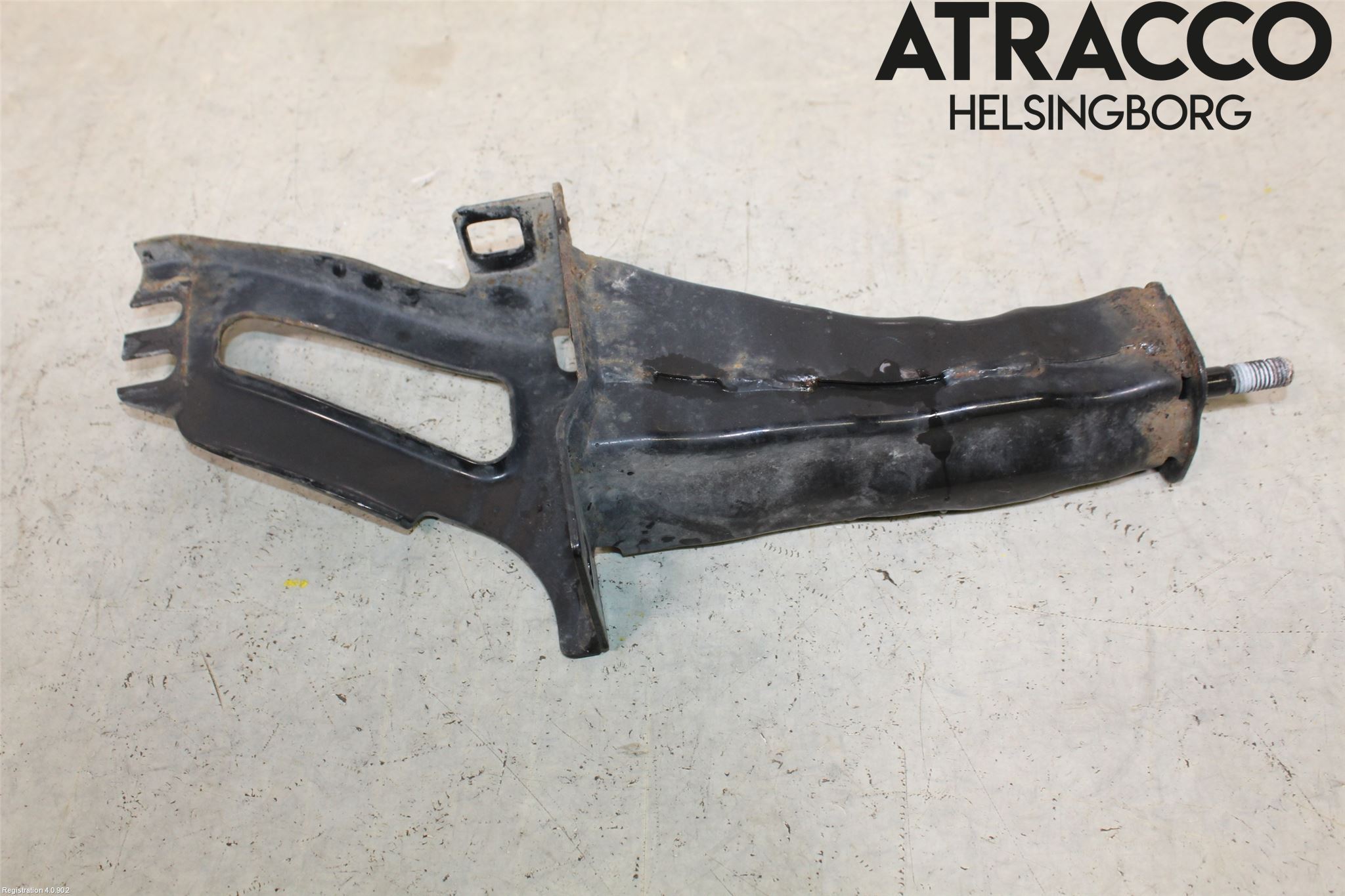 Volvo XC70 14-16 Stötfångarbärjärn Fram