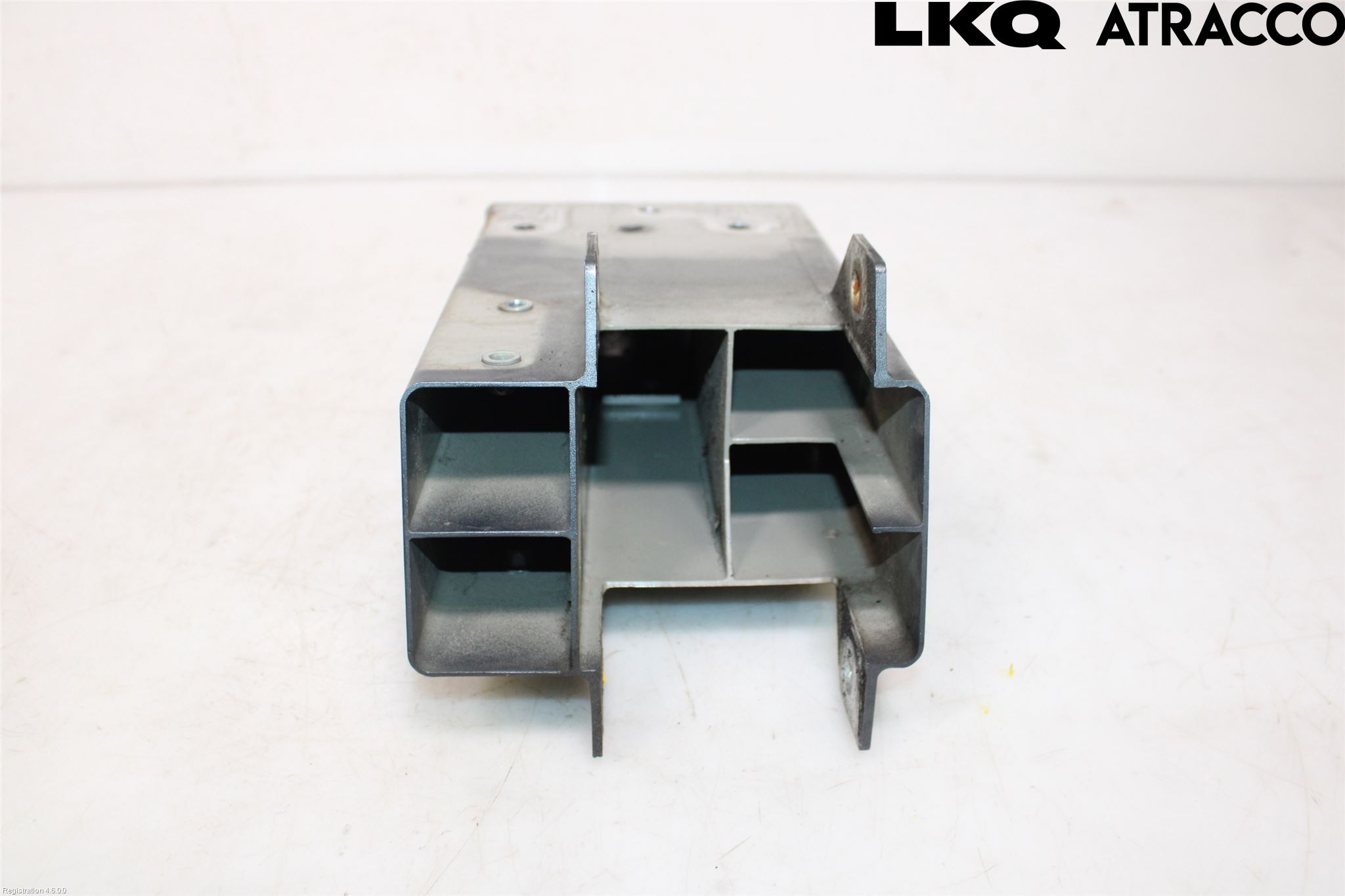 Volvo XC60 18- Stötfångarbärjärn Fram