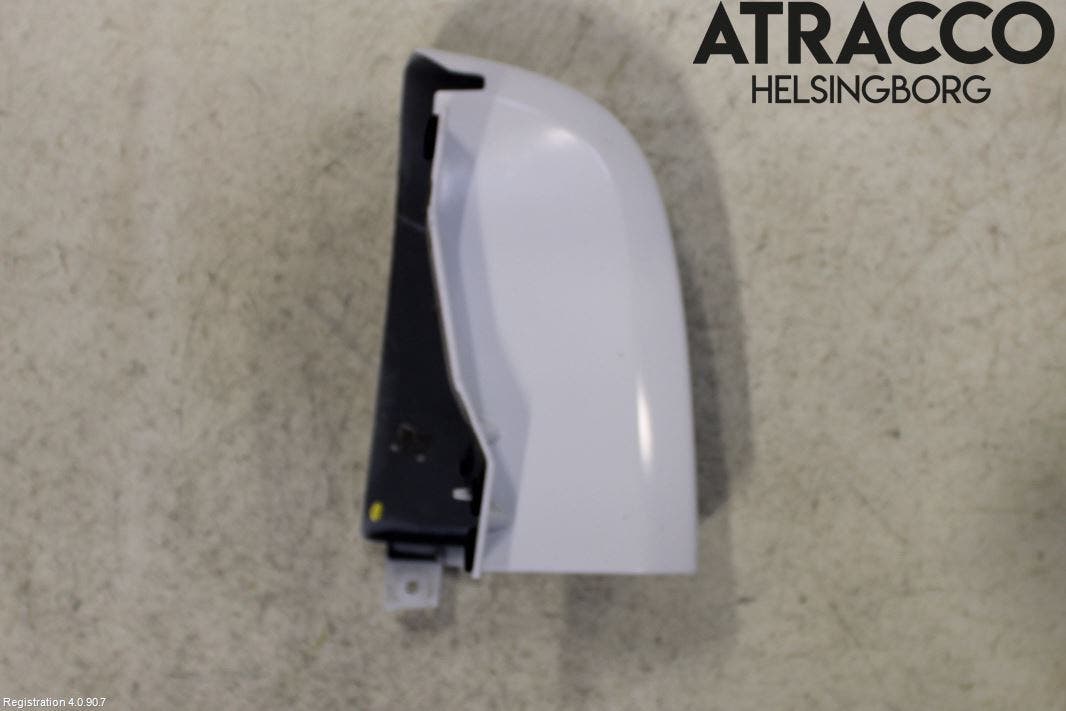 Nissan NV300 16-22 Bakljussarg