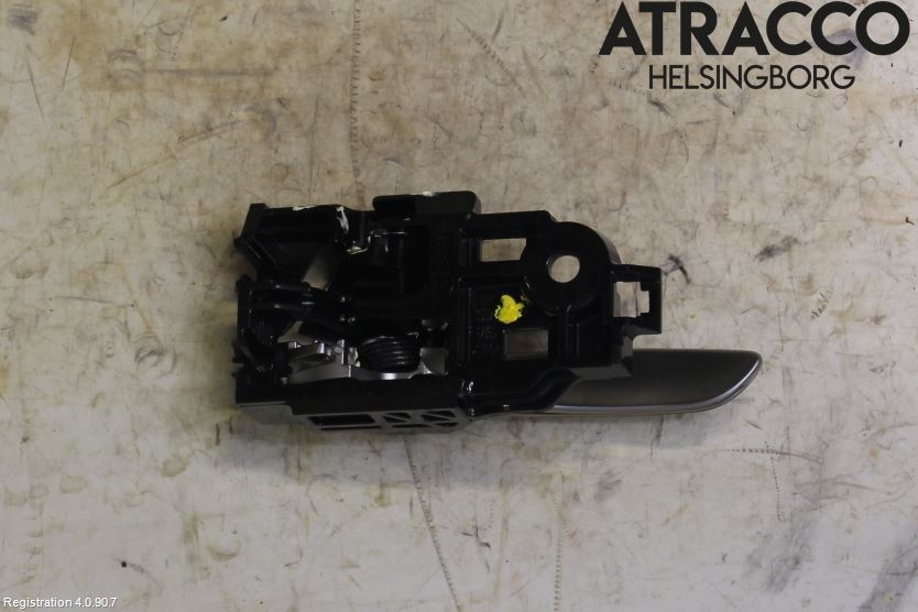 Toyota C-HR 16-23 Dörrhandtag Inre Hö