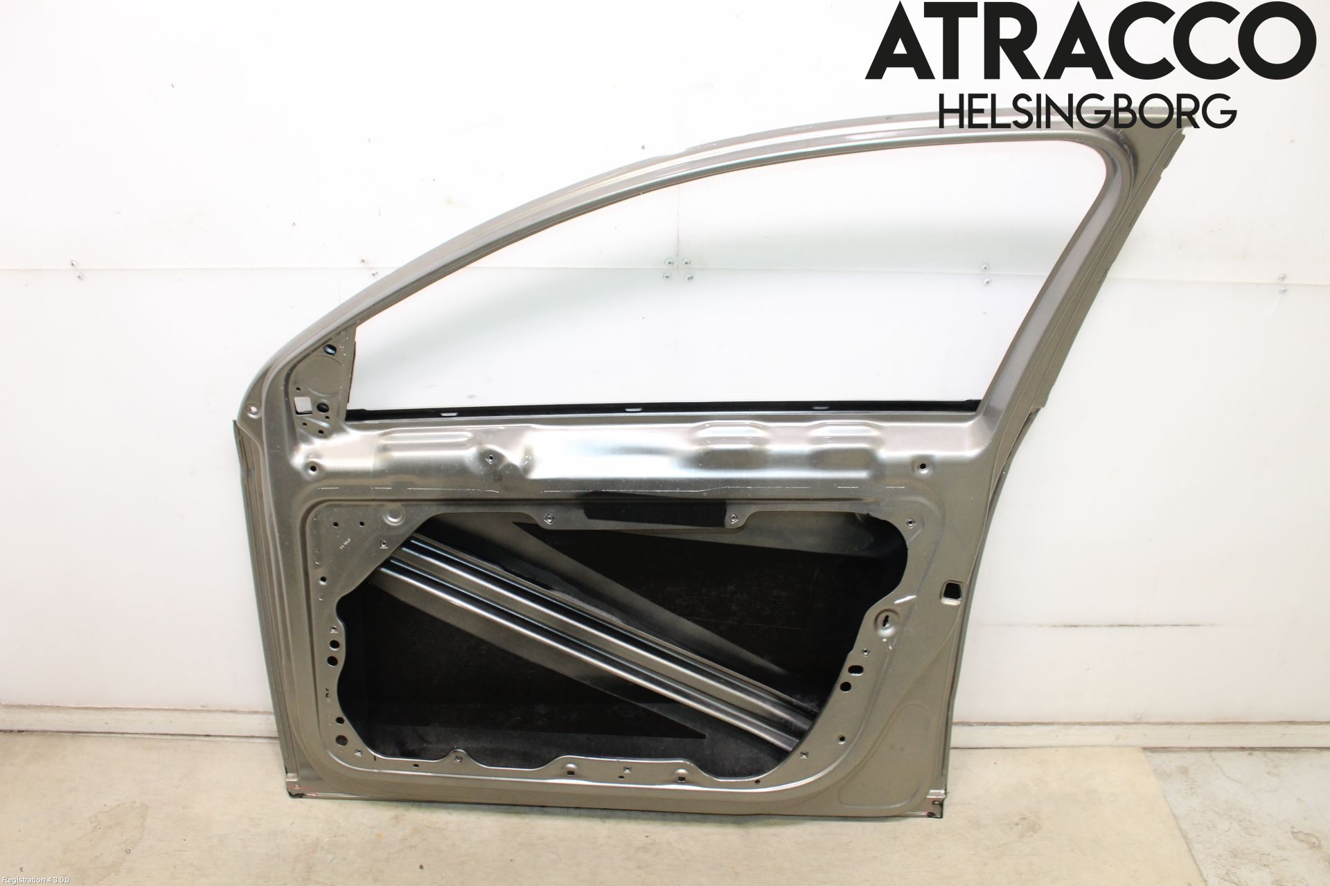 Volkswagen VW PASSAT 11-14 Dörr Fram Höger