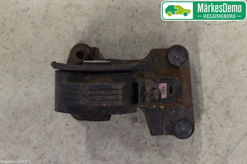 Lexus NX 300h 15-21 Motorfäste