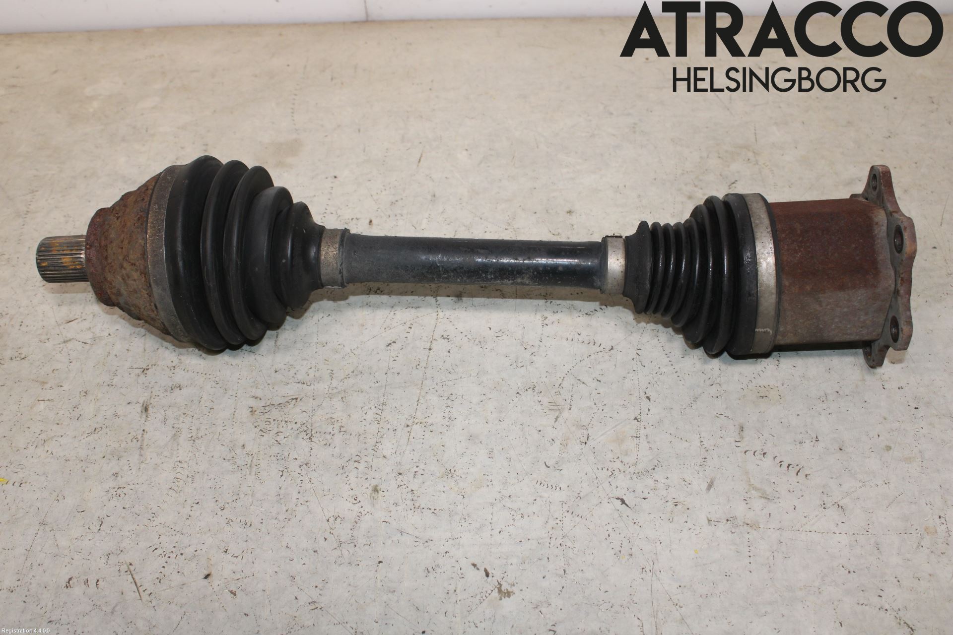 Volkswagen VW PASSAT 11-14 Drivaxel Fram Vänster