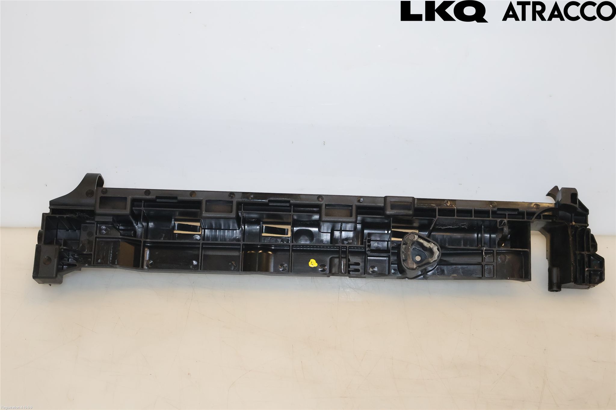 Mercedes-Benz MB E-KLASS (W213) 16-23 Kylarfäste-Ram-Balk